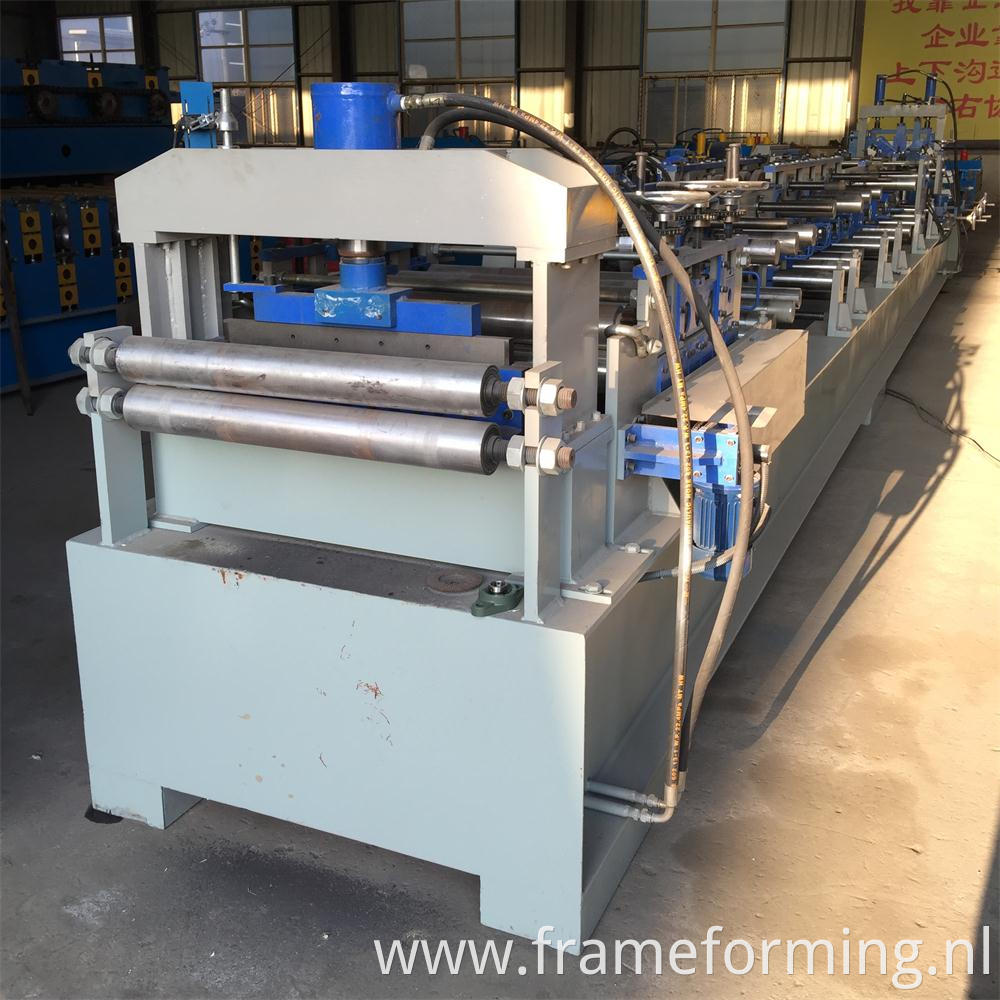 Roll forming machine for building material